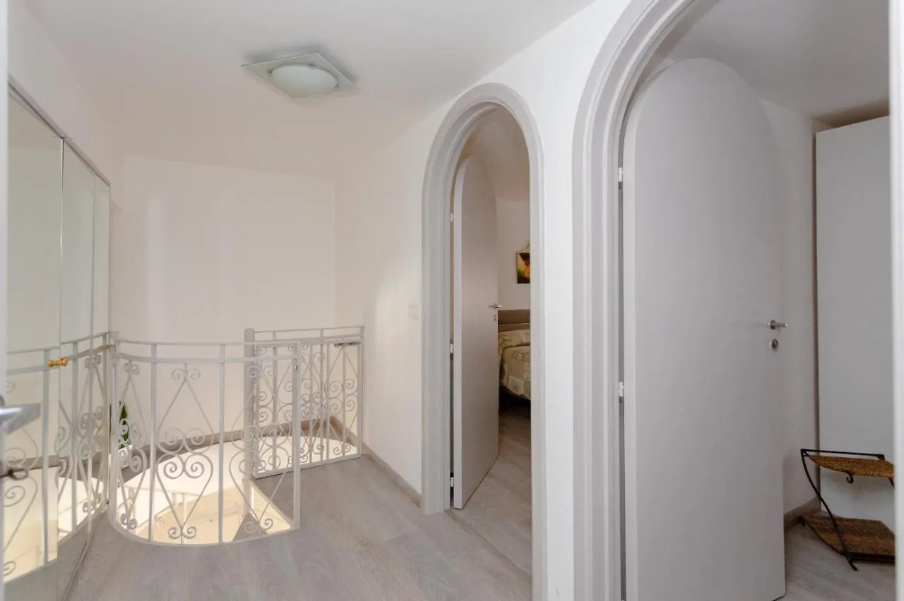 Domus Elisae Apartment Taormina 0*,